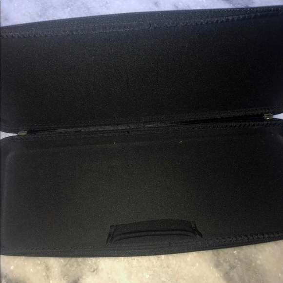 LogiTech case - Picture 3 of 3